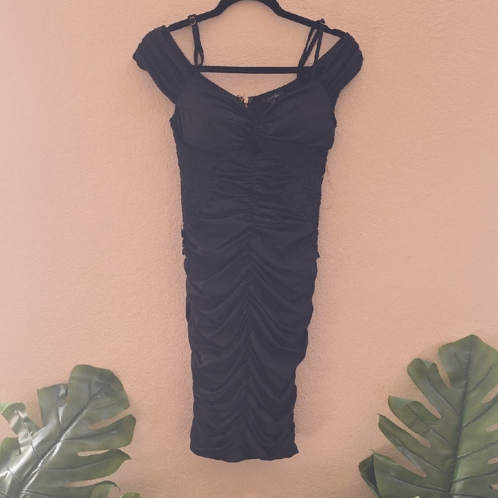 Entry Black Off-Shoulder Midi Dress